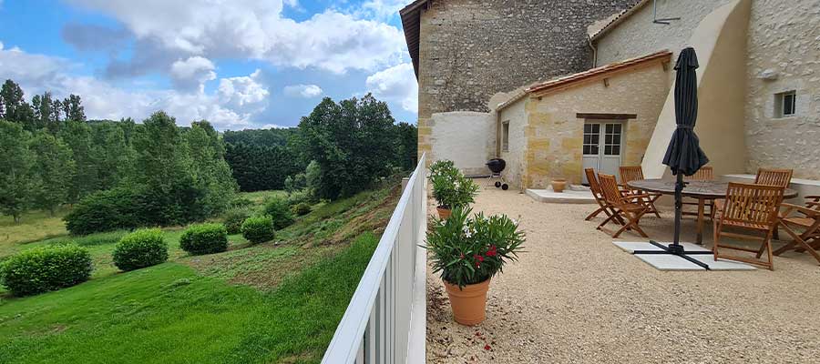 Terrasse avec vue parc en Gironde 33